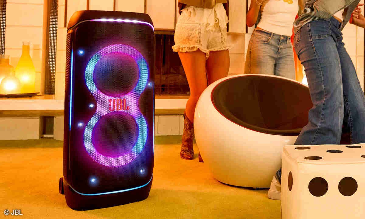 Vid första anblicken är det tydligt att JBL PartyBox 720 är byggd för hållbarhet och lång livslängd.