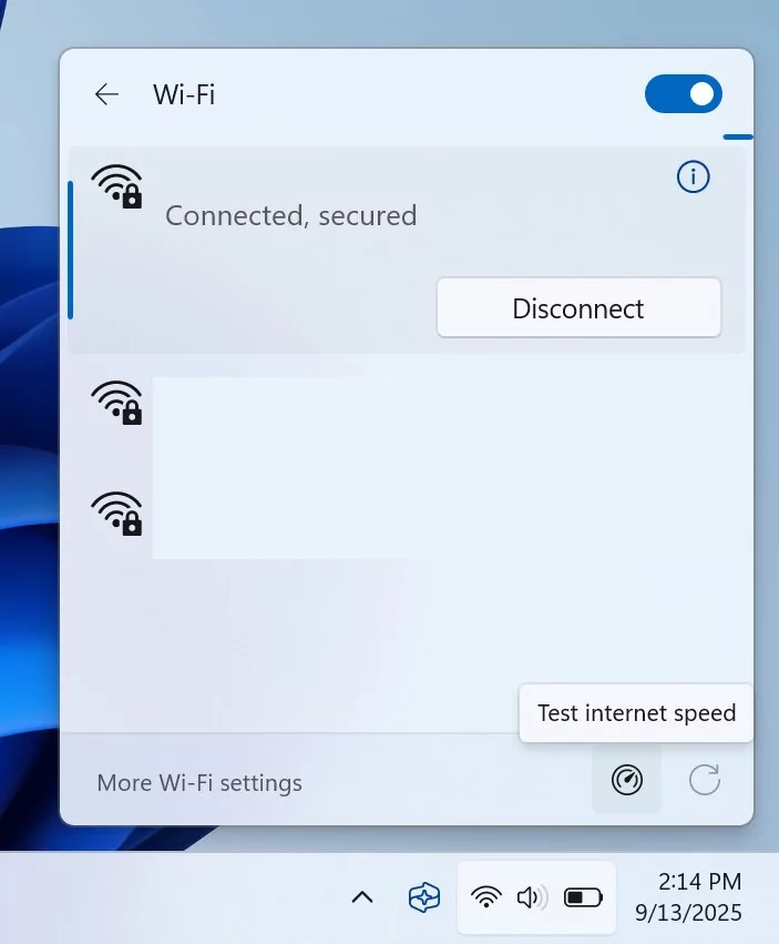 Knappen är egentligen bara en genväg som öppnar Bing med dess verktyg för att mäta internethastigheten.